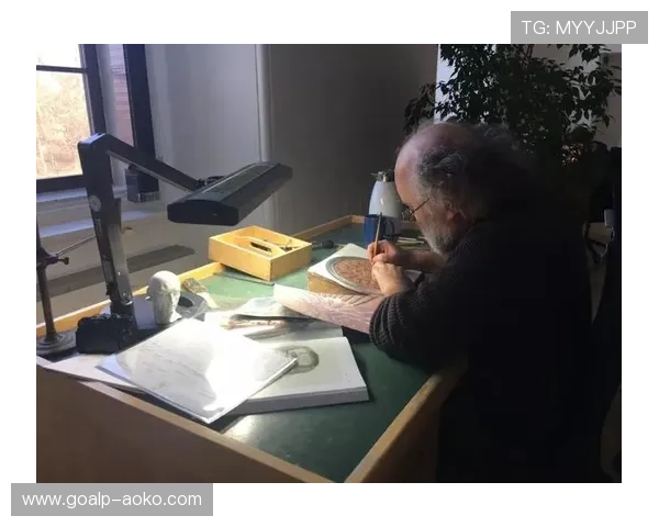 追随足球巨星的足迹:从赛场到生活揭秘他们背后的故事与荣耀 追随足球巨星的足迹:从赛场到生活揭秘他们背后的故事与荣耀